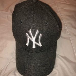 Grey New York Yankees Ball cap